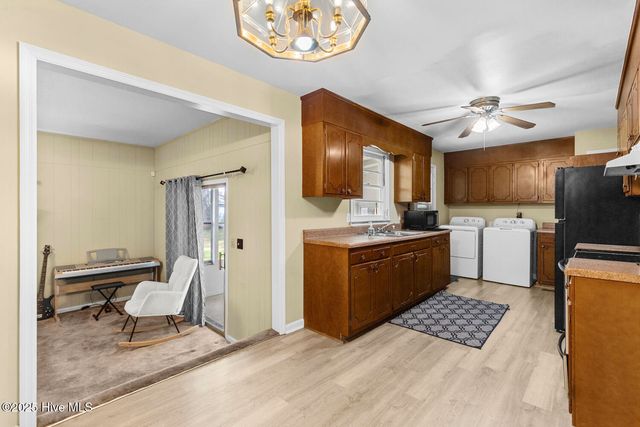 1 Lee Court, Jacksonville, NC 28546