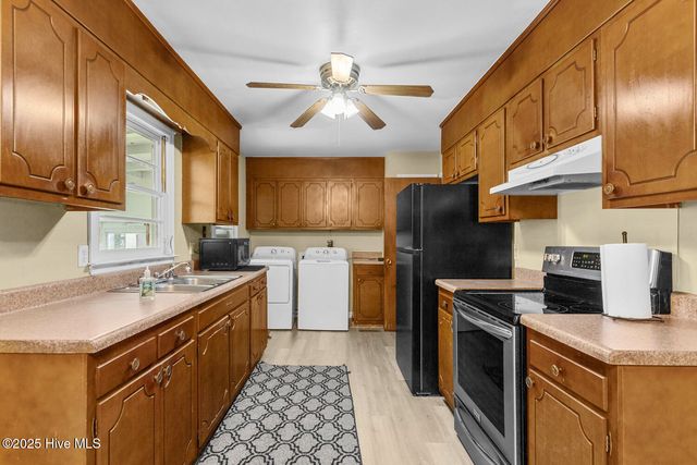 1 Lee Court, Jacksonville, NC 28546