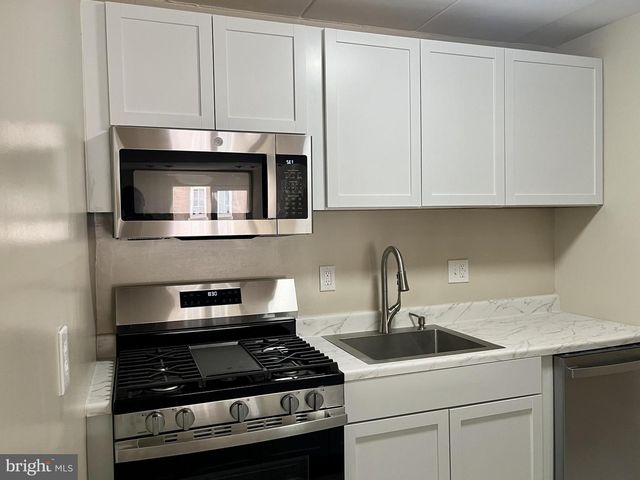 2647 REDCOAT DR #130, Alexandria, VA 22303