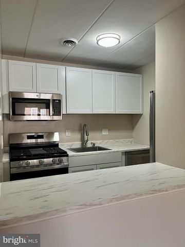2647 REDCOAT DR #130, Alexandria, VA 22303