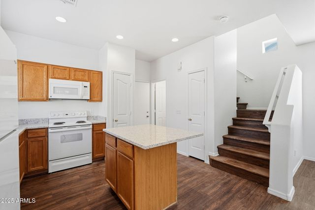 3040 W LOS GATOS Drive, Phoenix, AZ 85027