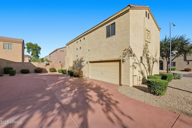 3040 W LOS GATOS Drive, Phoenix, AZ 85027