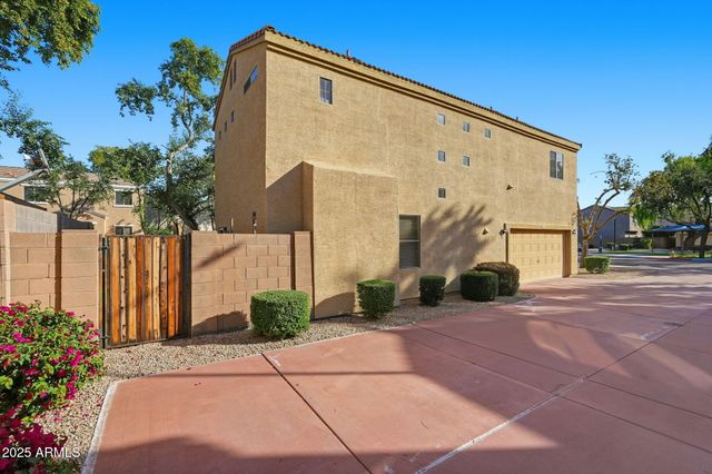 3040 W LOS GATOS Drive, Phoenix, AZ 85027