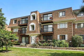 4128 Cove Lane C, Glenview, IL 60025