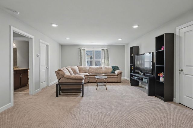 477 FALLEN TIMBERS LN, Collierville, TN 38017