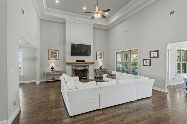 477 FALLEN TIMBERS LN, Collierville, TN 38017