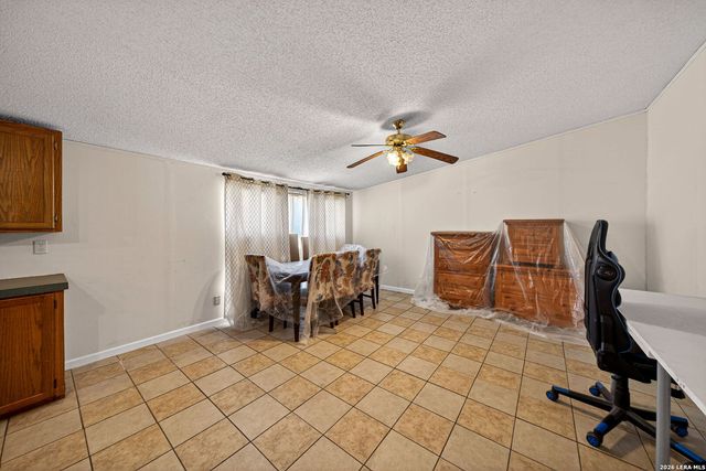 21960 PRIEST RD, Elmendorf, TX 78112