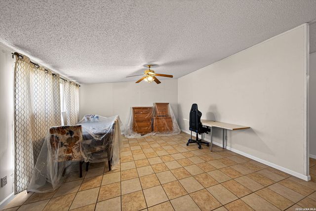 21960 PRIEST RD, Elmendorf, TX 78112