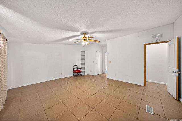 21960 PRIEST RD, Elmendorf, TX 78112