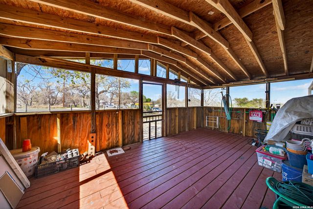 21960 PRIEST RD, Elmendorf, TX 78112