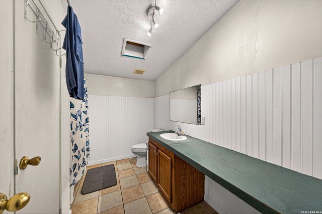 21960 PRIEST RD, Elmendorf, TX 78112