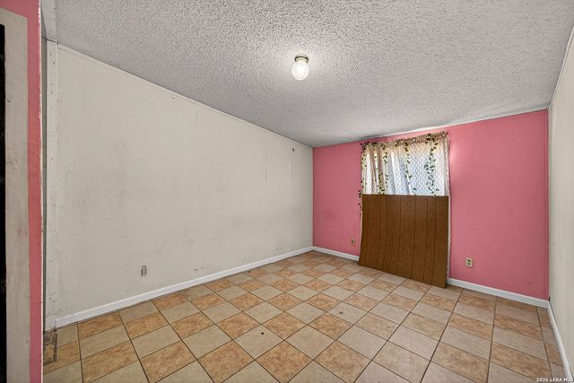 21960 PRIEST RD, Elmendorf, TX 78112