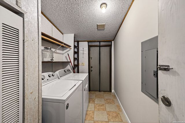 21960 PRIEST RD, Elmendorf, TX 78112