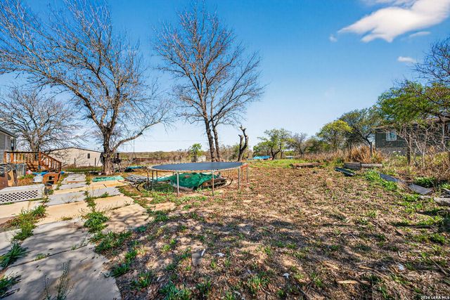 21960 PRIEST RD, Elmendorf, TX 78112