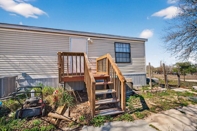 21960 PRIEST RD, Elmendorf, TX 78112