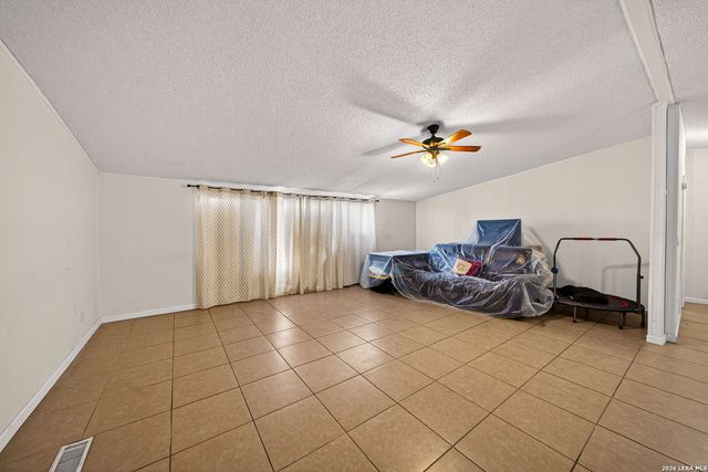 21960 PRIEST RD, Elmendorf, TX 78112