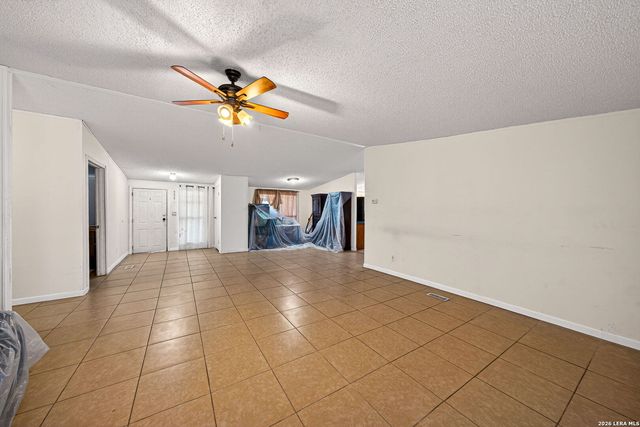 21960 PRIEST RD, Elmendorf, TX 78112