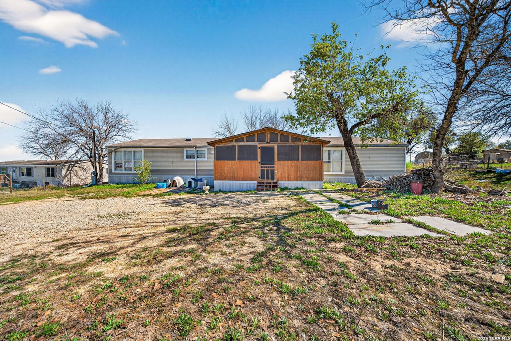 21960 PRIEST RD, Elmendorf, TX 78112