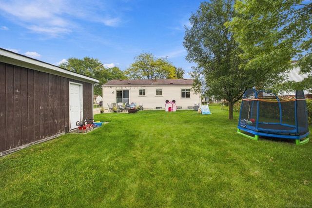 35537 Connecticut Drive, Sterling Heights, MI 48310