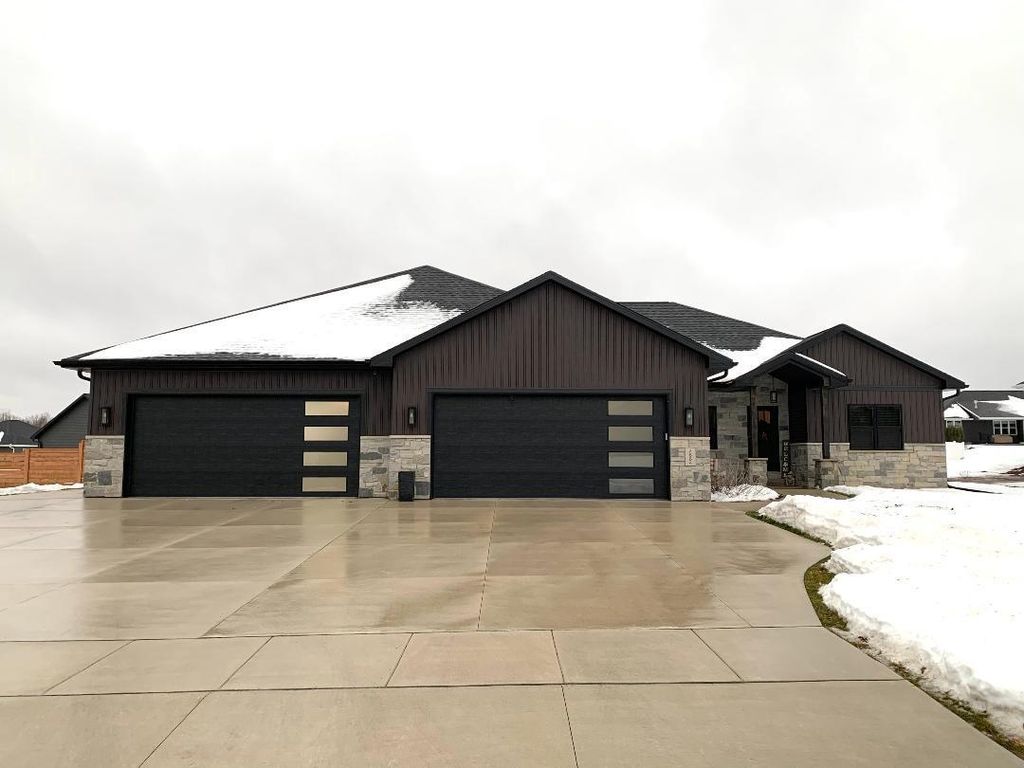 2664 CHAMBERS CROSSING, Green Bay, WI 54313