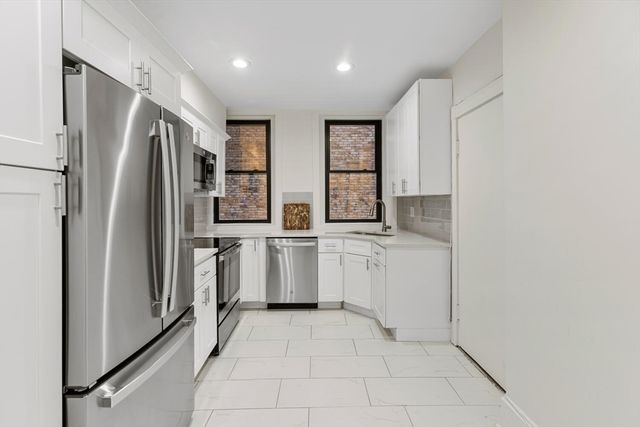 382 Commonwealth Ave Apt 24, Boston, MA 02215
