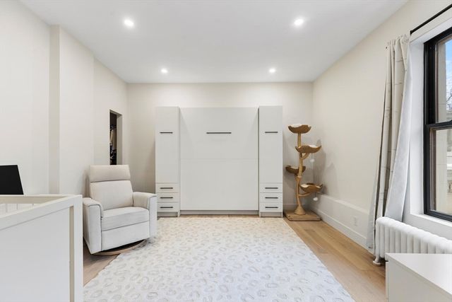 382 Commonwealth Ave Apt 24, Boston, MA 02215