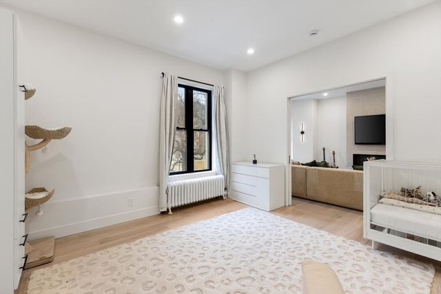 382 Commonwealth Ave Apt 24, Boston, MA 02215