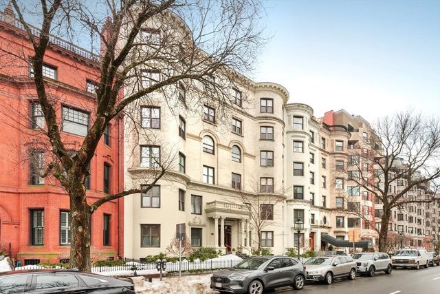 382 Commonwealth Ave Apt 24, Boston, MA 02215