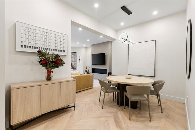 382 Commonwealth Ave Apt 24, Boston, MA 02215