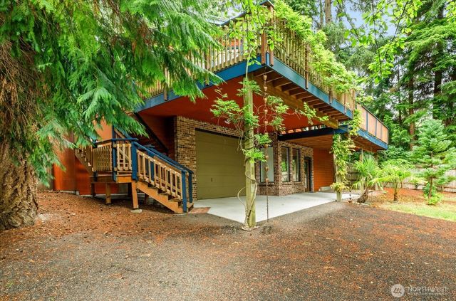 1099 Worthy Place, Greenbank, WA 98253