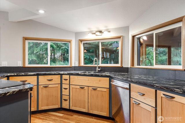 1099 Worthy Place, Greenbank, WA 98253