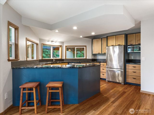 1099 Worthy Place, Greenbank, WA 98253