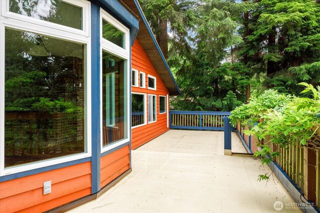 1099 Worthy Place, Greenbank, WA 98253