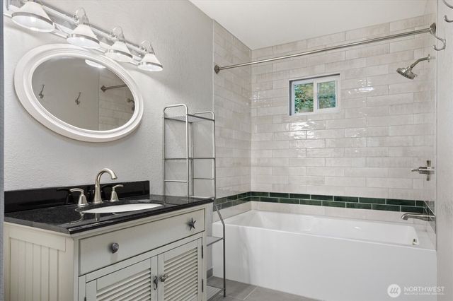 1099 Worthy Place, Greenbank, WA 98253