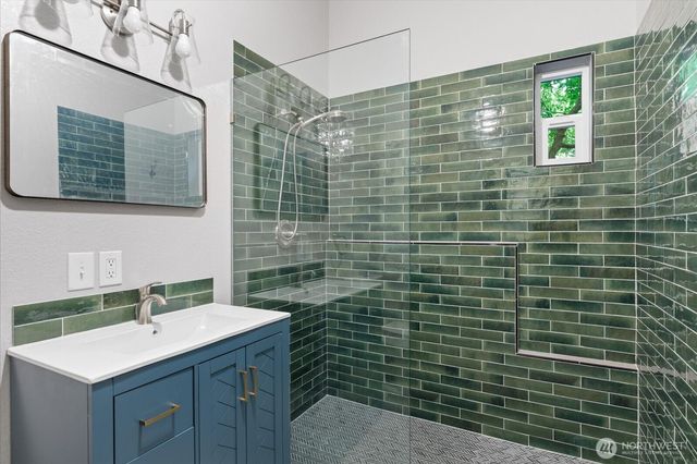 1099 Worthy Place, Greenbank, WA 98253