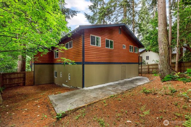 1099 Worthy Place, Greenbank, WA 98253