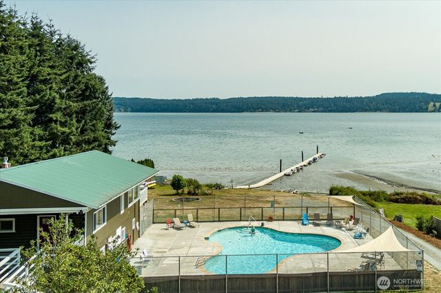 1099 Worthy Place, Greenbank, WA 98253