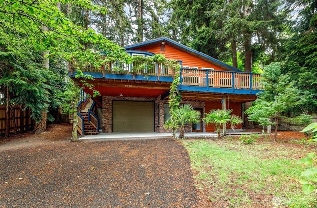 1099 Worthy Place, Greenbank, WA 98253