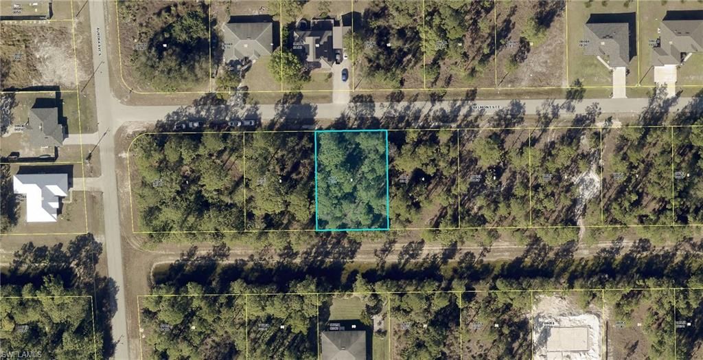 916 Belmont ST E, LEHIGH ACRES, FL 33974 — exterior