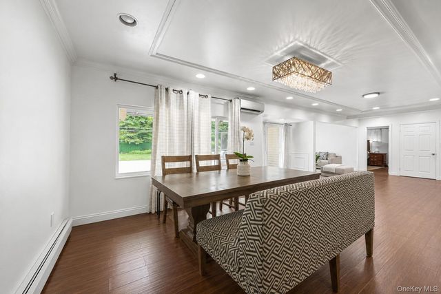73 Parkway Drive, Roslyn Heights, NY 11577