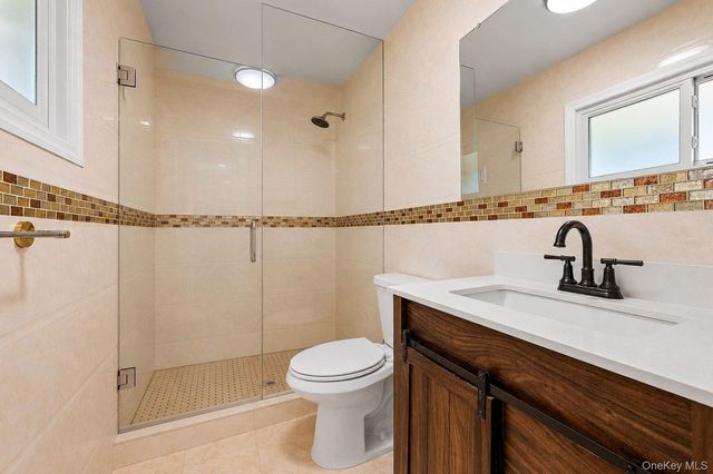 73 Parkway Drive, Roslyn Heights, NY 11577