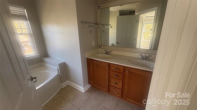 1134 Riverside Drive, Charlotte, NC 28214