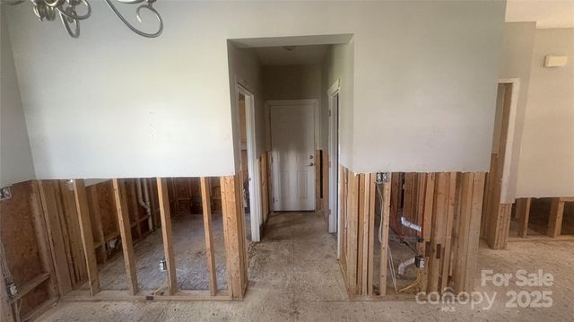 1134 Riverside Drive, Charlotte, NC 28214