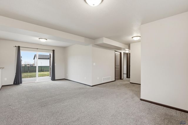 624 BOSWELL BLVD, Box Elder, SD 57719