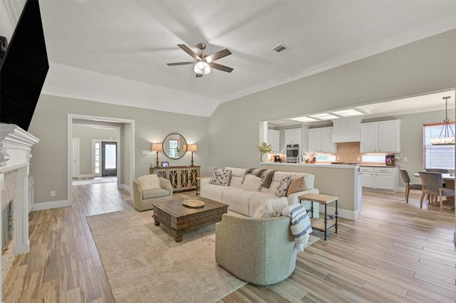 503 Shadywood Drive, Friendswood, TX 77546