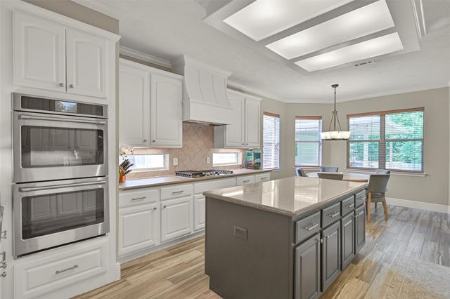 503 Shadywood Drive, Friendswood, TX 77546