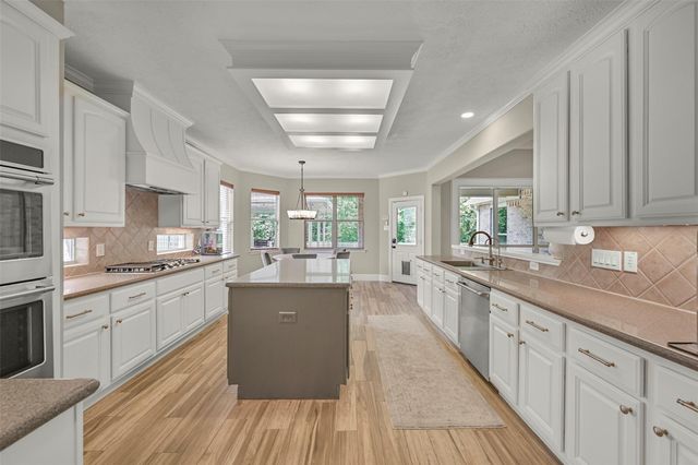 503 Shadywood Drive, Friendswood, TX 77546