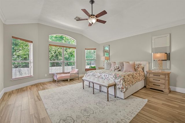 503 Shadywood Drive, Friendswood, TX 77546