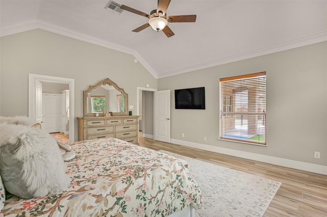 503 Shadywood Drive, Friendswood, TX 77546
