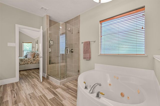 503 Shadywood Drive, Friendswood, TX 77546